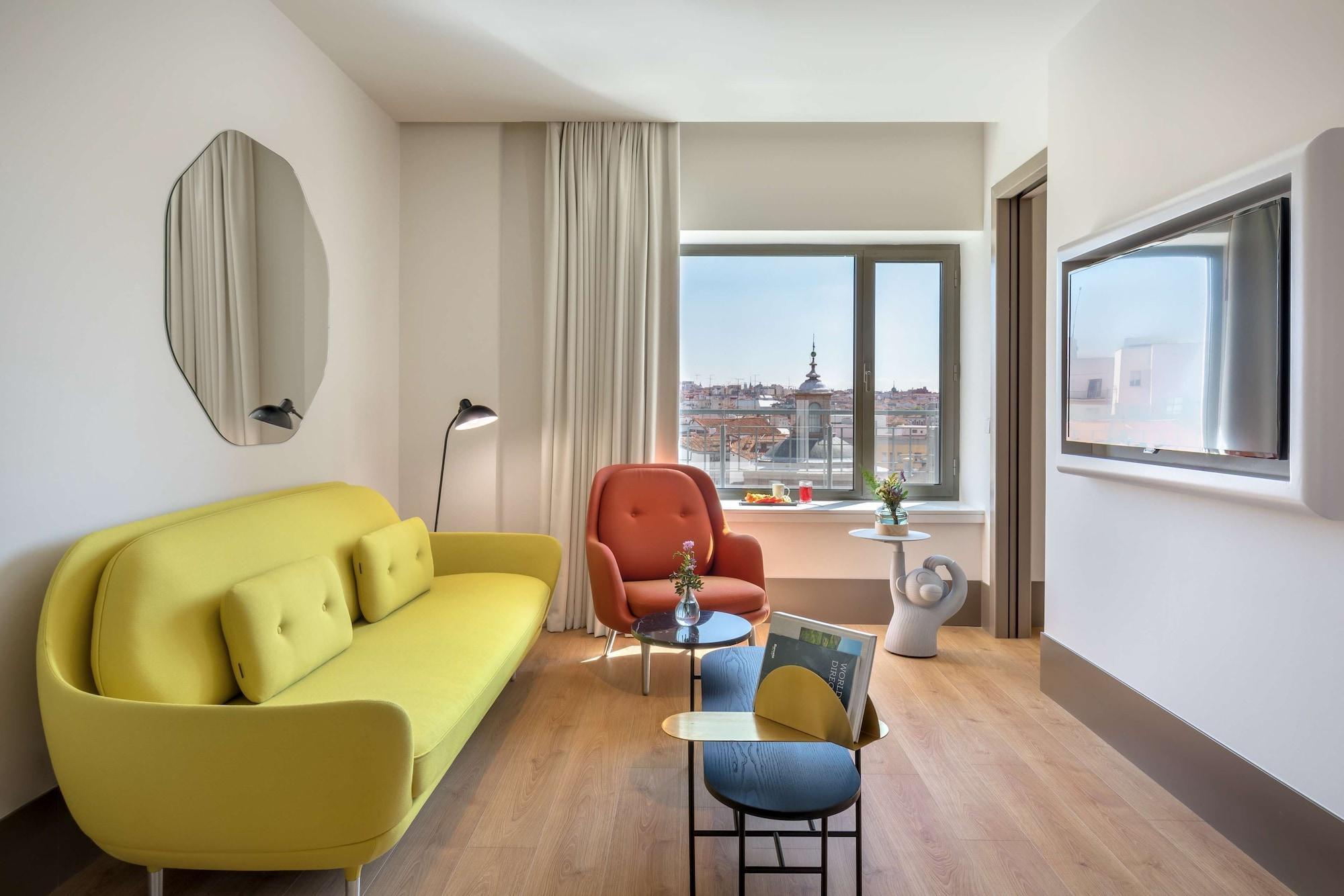 Hotel Barcelo Torre De Madrid Esterno foto Suite