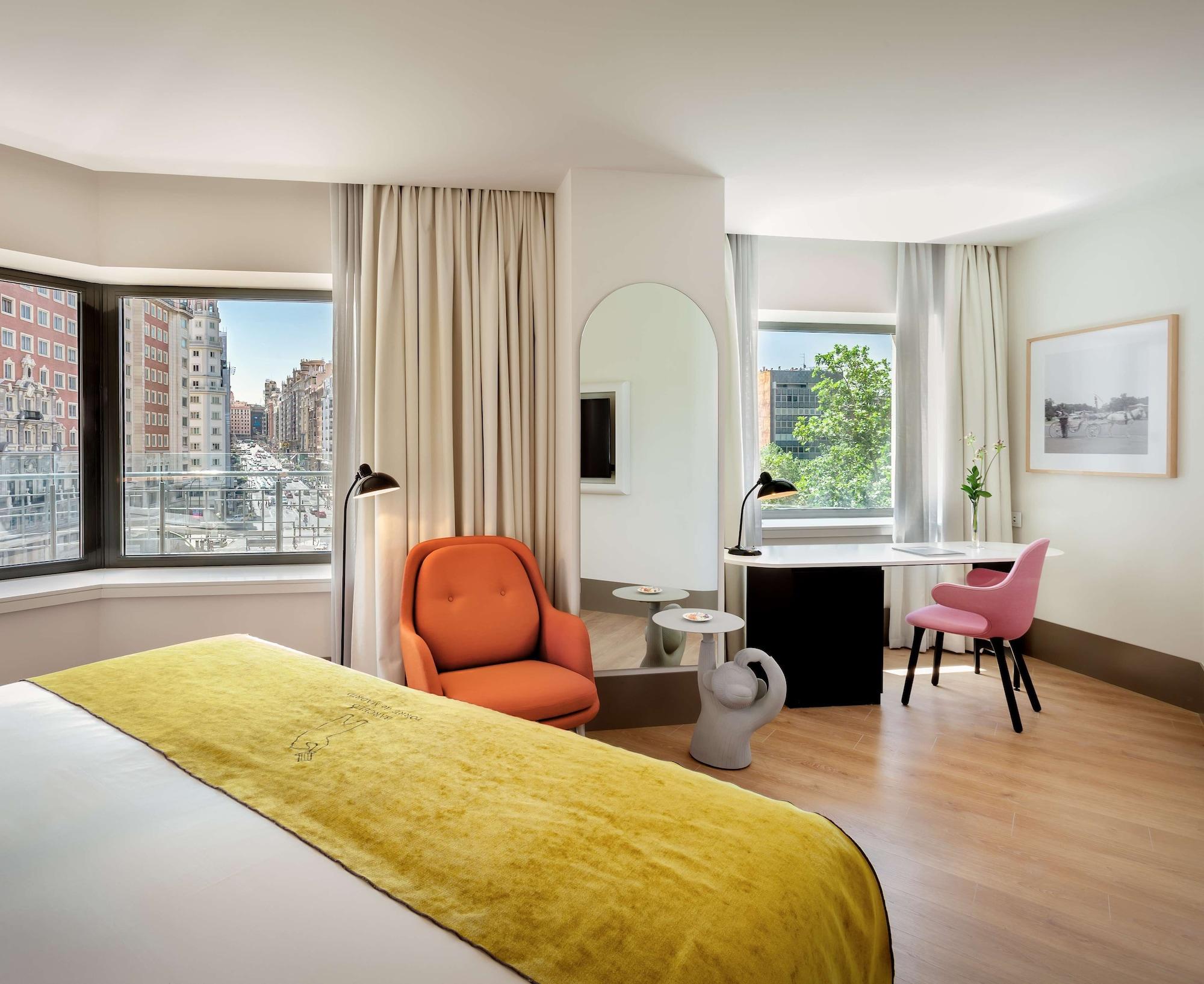 Hotel Barcelo Torre De Madrid Esterno foto A room at the hotel