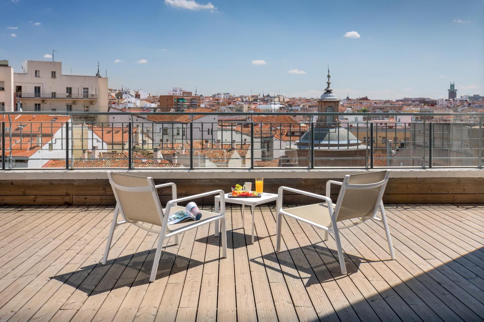 Hotel Barcelo Torre De Madrid Esterno foto Rooftop terrace