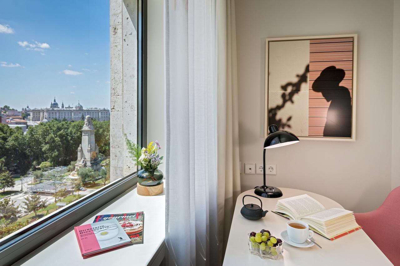 Hotel Barcelo Torre De Madrid Esterno foto Student room