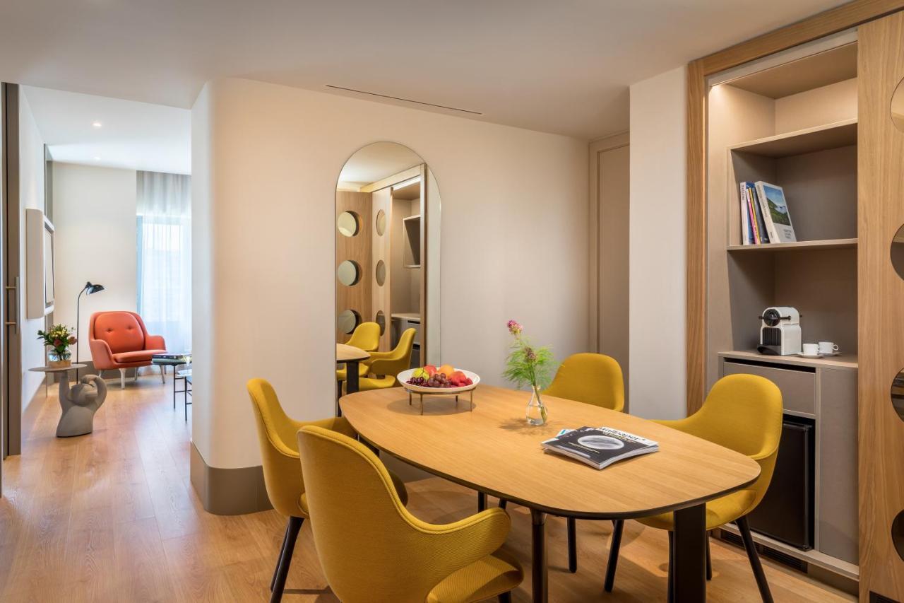 Hotel Barcelo Torre De Madrid Esterno foto A suite at the hotel