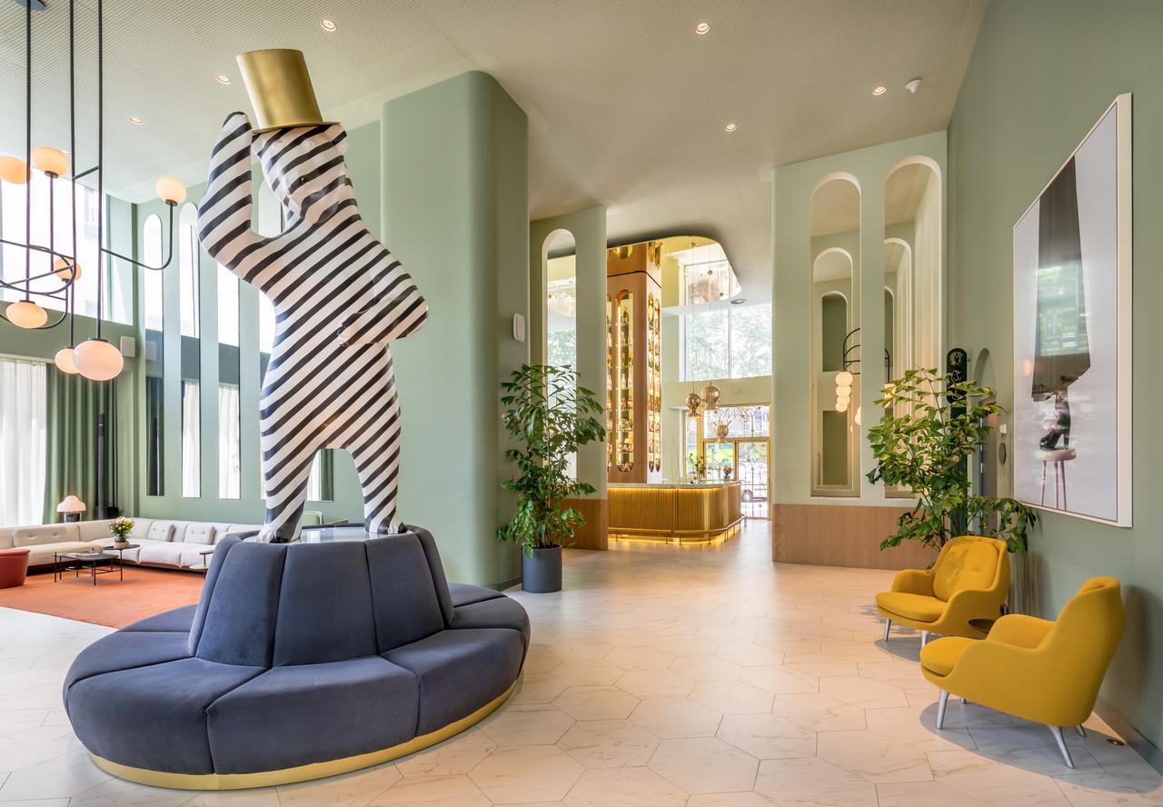 Hotel Barcelo Torre De Madrid Esterno foto Lobby of the hotel