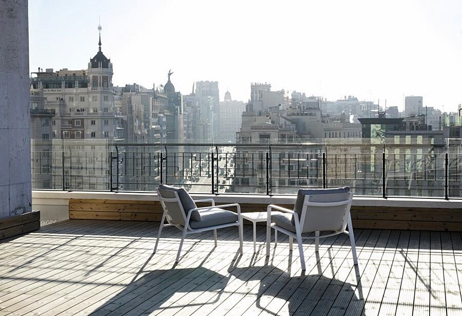 Hotel Barcelo Torre De Madrid Esterno foto View from the rooftop